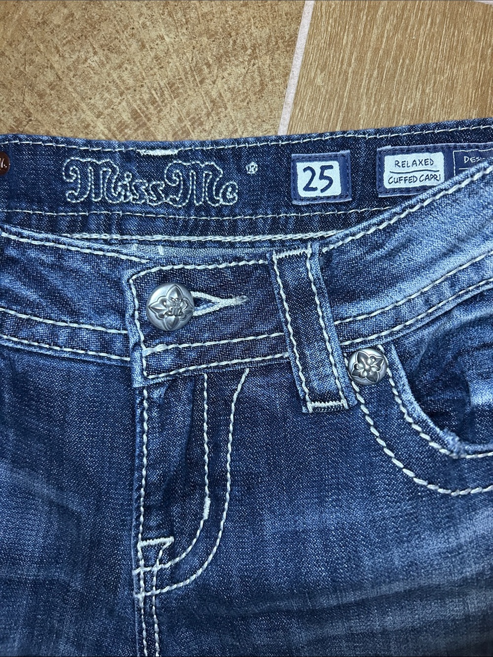 Miss Me Relaxed Cuffed Capri Jeans - Picture 2 of 7